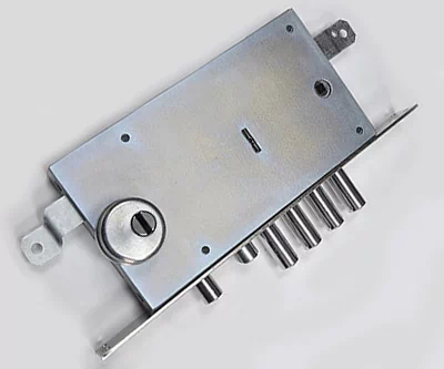 захисна пластина замка